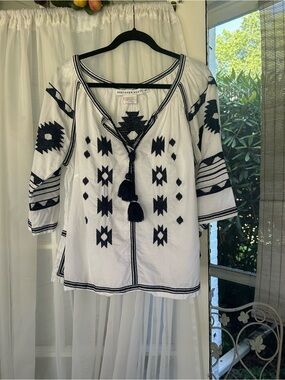 Gretchen Scott Designs White Tunic with Blue Embroidery